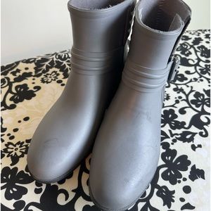 Sperry rain boots. Women’s size 9